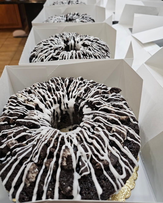 Oreo drizzle chocolate Bundt Cake