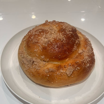 Cinnamon streusal challah