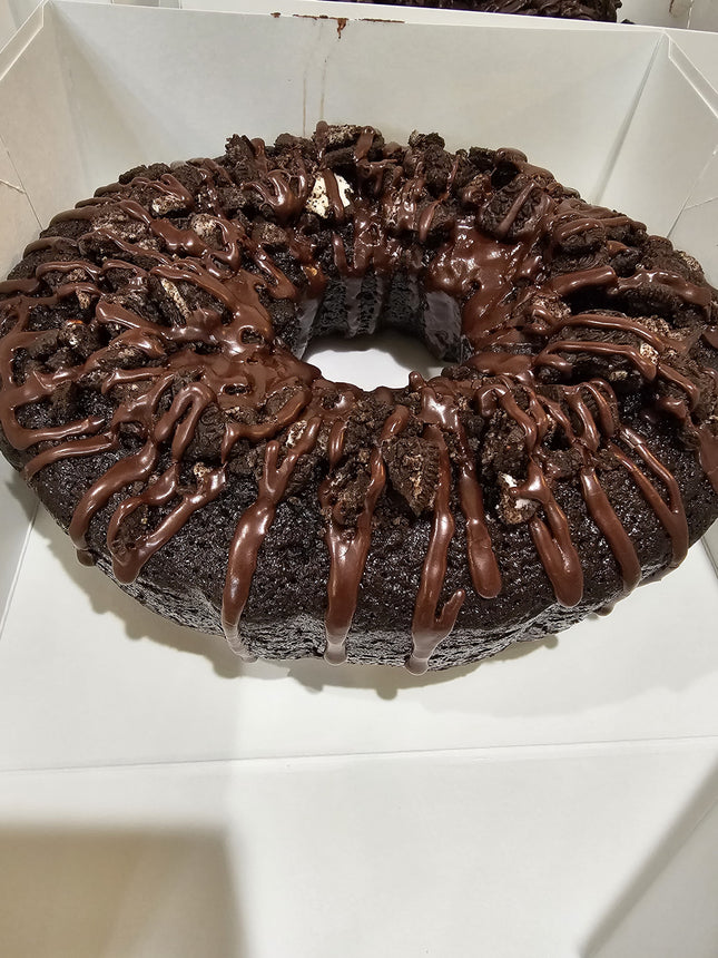 Oreo drizzle chocolate Bundt Cake